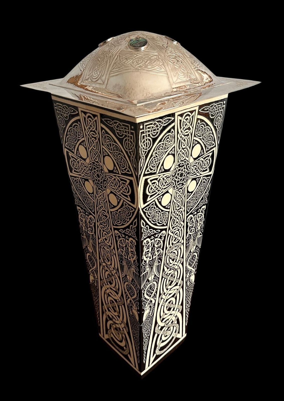 12650.0 Lidded Vase By Heidi Warr And The Guild Of Handicratfts photo