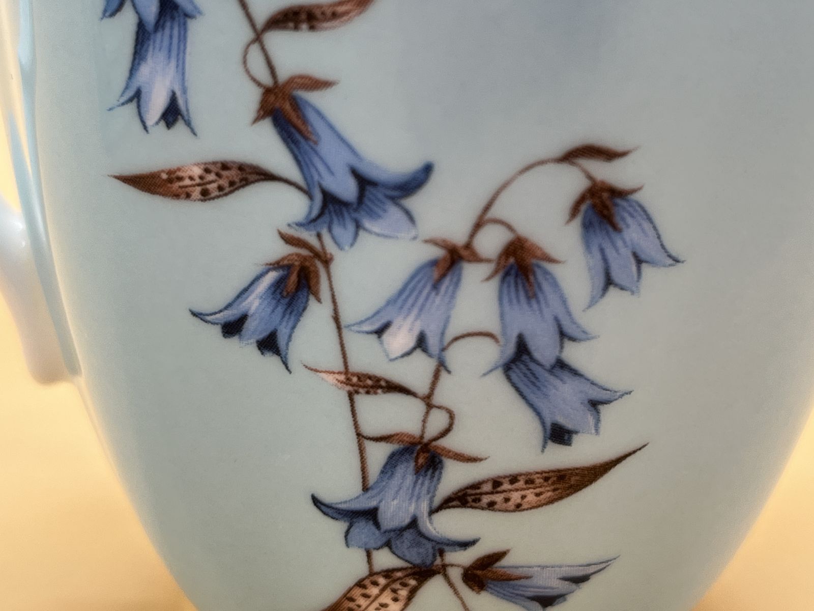 Royal Albert China 100 Years Festival Design Large 400ml Mug / Beaker. photo vinterior