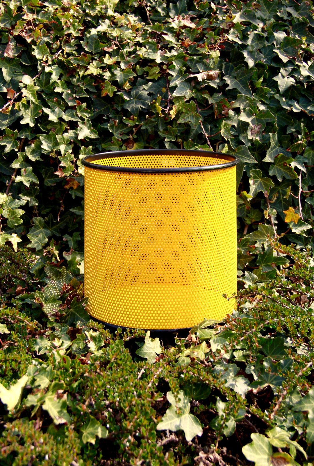 photo for sale Ginestra, Vintage Postmodern Metal Basket, Italy, 1980s