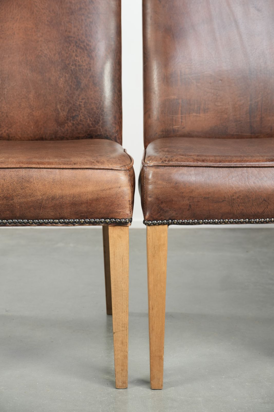 Furniture Characterful Vintage Set Of 4 Dining Chairs Made Of Sheepskin With A High Back photo