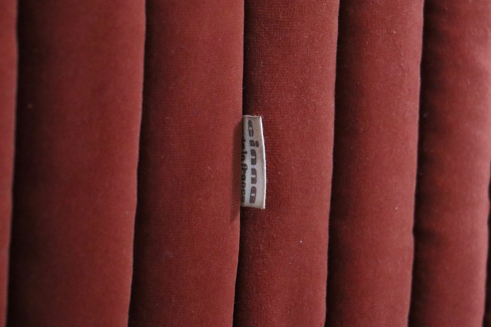 photo for sale Cinna Sandra Lounge Chairs In Velvet Van Annie Hieronimus, Jaren 1970, Set Van 2