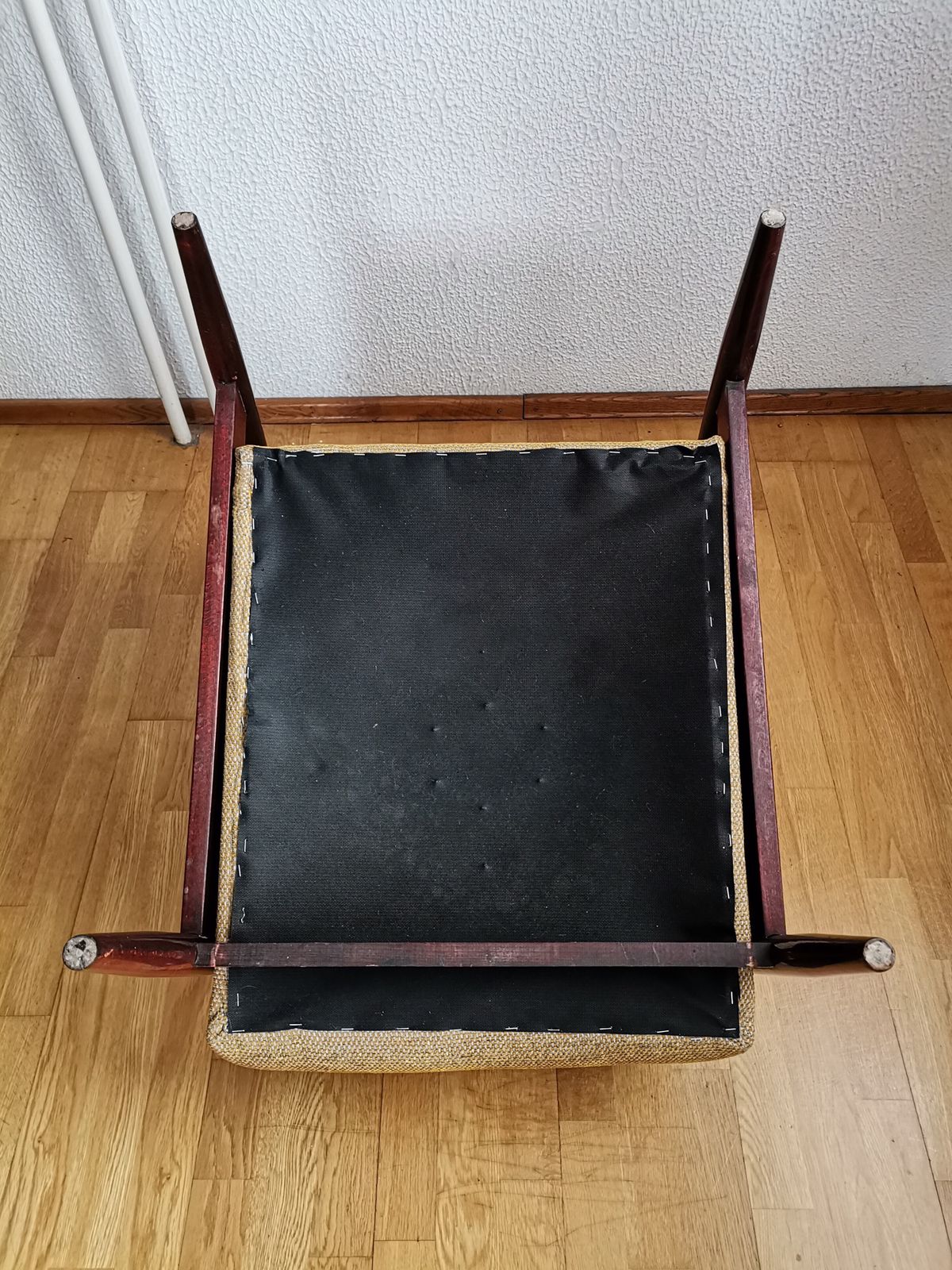 1 Van 3 Gele Fauteuils Met Gelakt Hout / Beklede Loungestoel Uit Joegoslavië, Jaren 1970 photo vintage