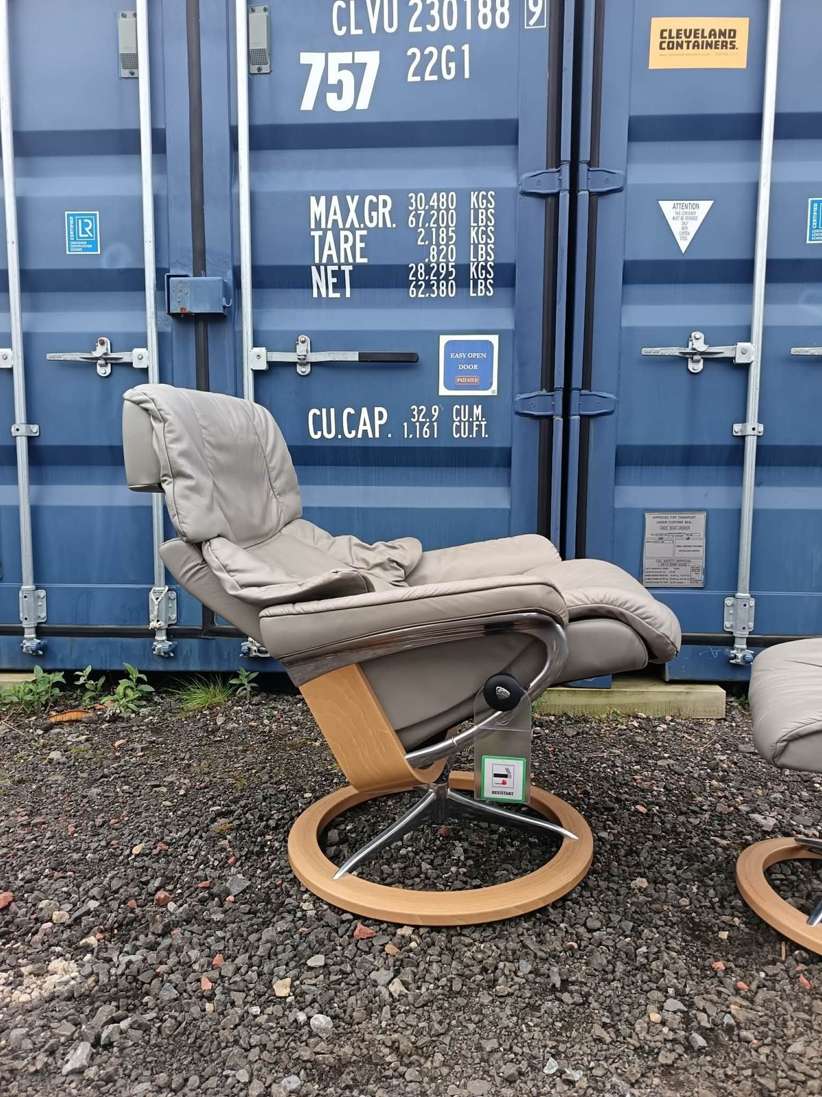 Erkones Stressless Signature Medium Reno Chair And Footstool. photo vintage