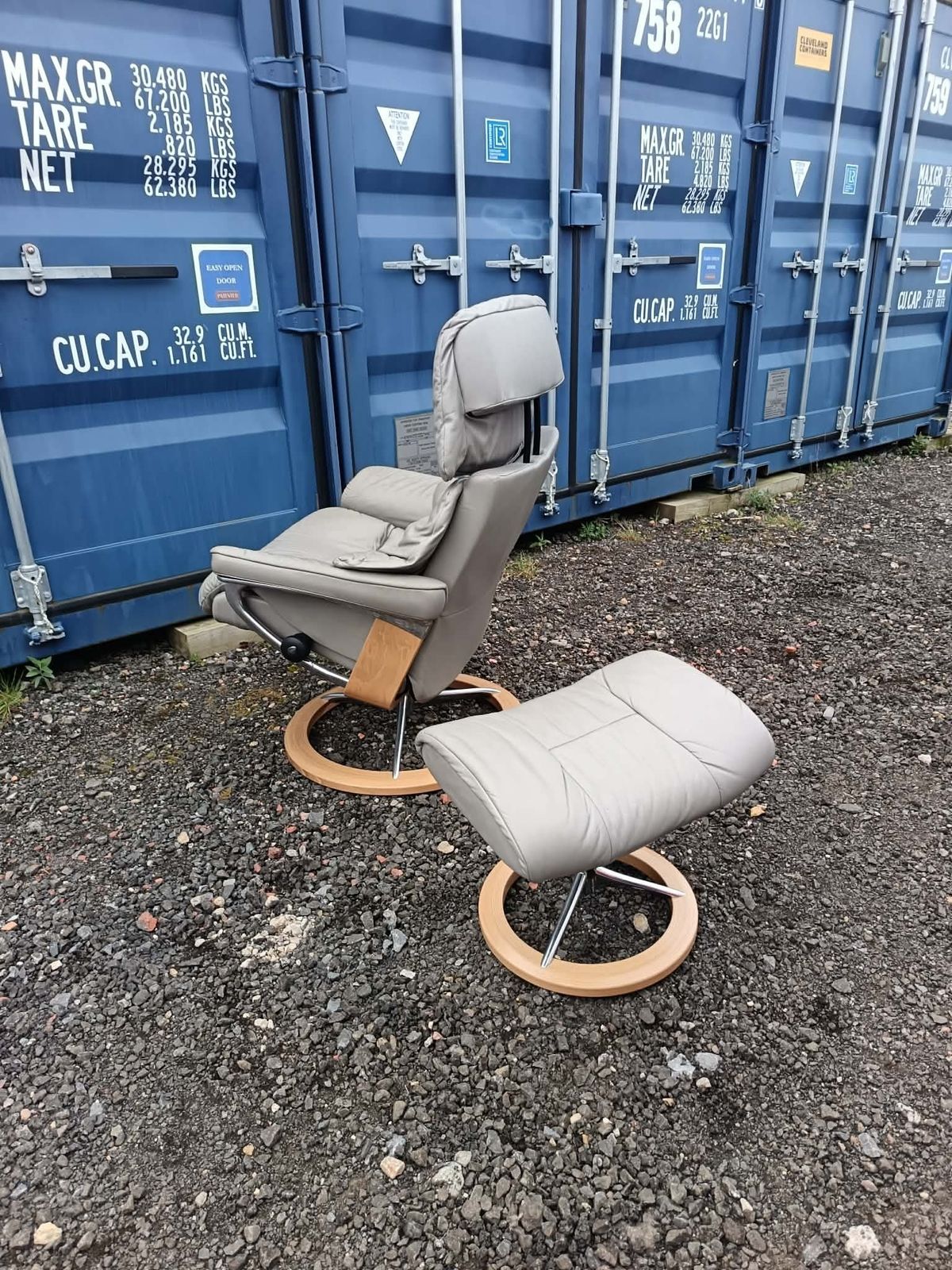 photo for sale Erkones Stressless Signature Medium Reno Chair And Footstool.
