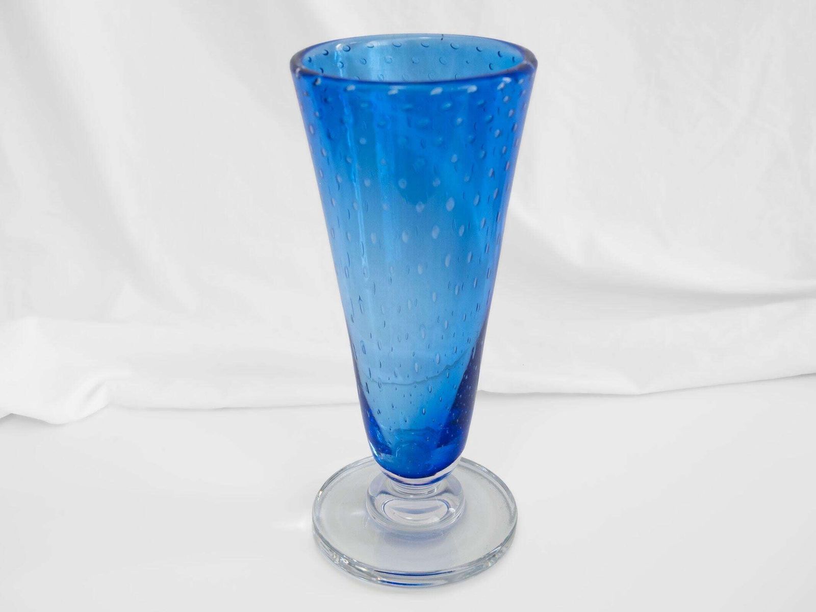 Whitefriars Blue Controlled Bubble Art Glass Vase – Mid Century English Decor photo for sale