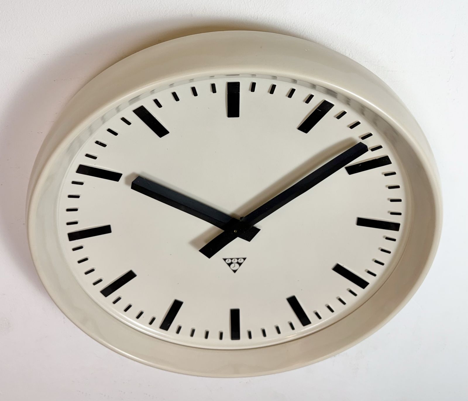Large Industrial Bakelite Factory Wall Clock From Pragotron, 1960s photo vinterior