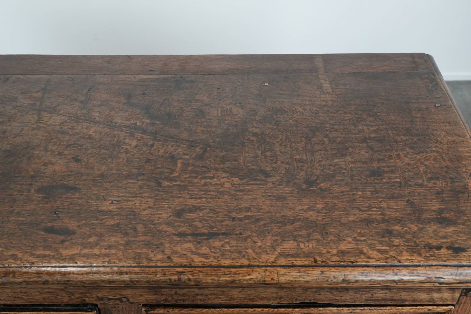 Very Beautiful And Impressive Antique English Dresser From The Early 18th Century Made Of Oak With Beautiful Elements photo vintage