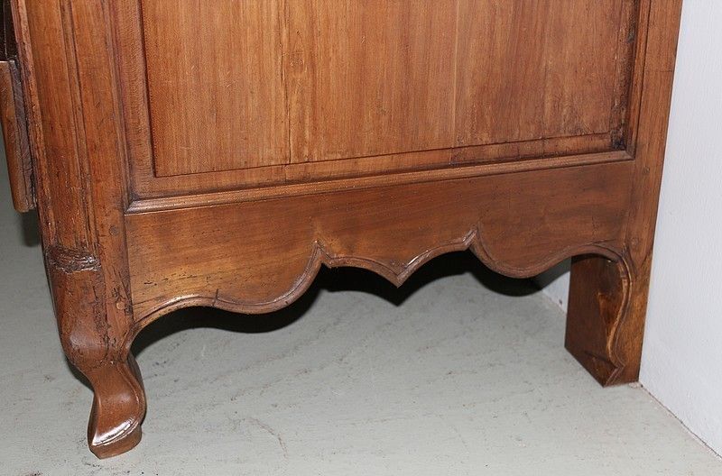 photo vinterior Bonnet Louis XIV   Louis XV Cherry, 18th