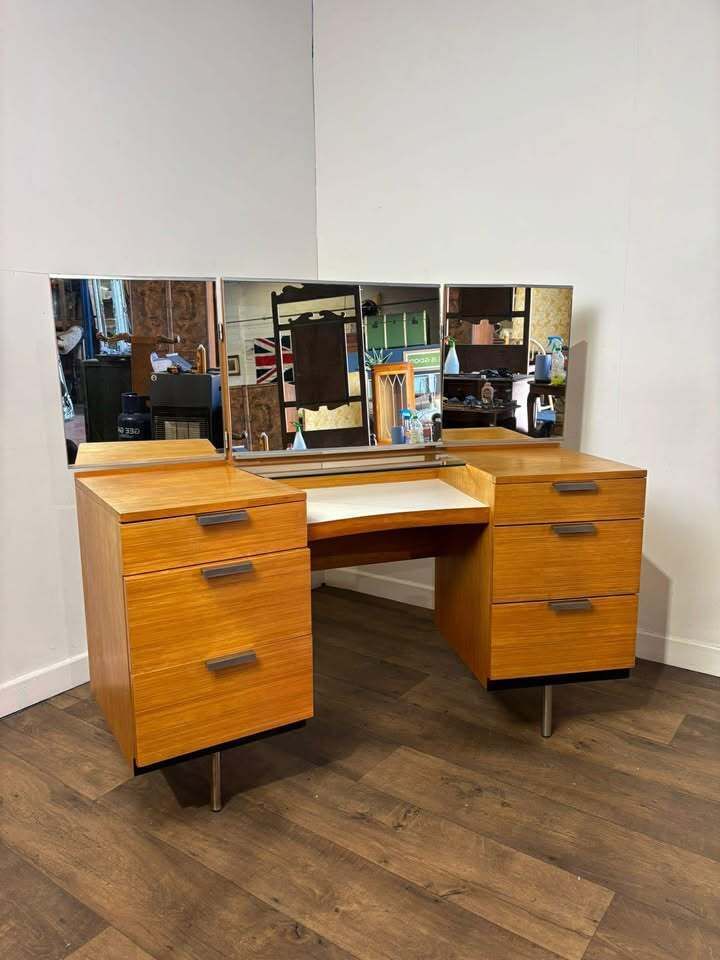 Mid Century Teak Stag Curved Triple Dressing Table photo vintage