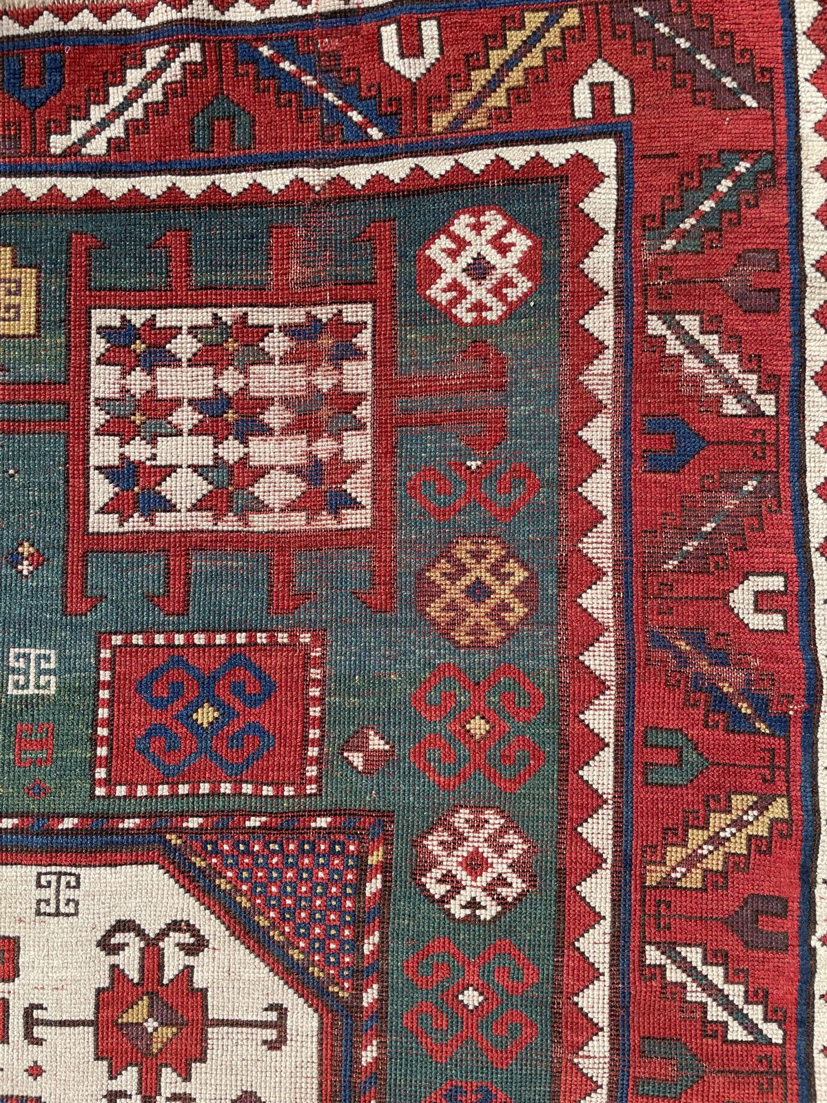 photo vinterior Antique Caucasian Karachov, 1800s