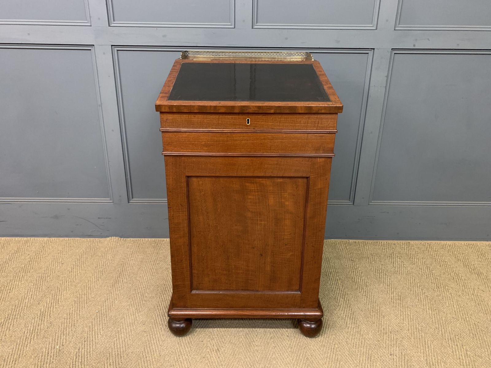 Gillows George IV Mahogany Davenport photo Furniture