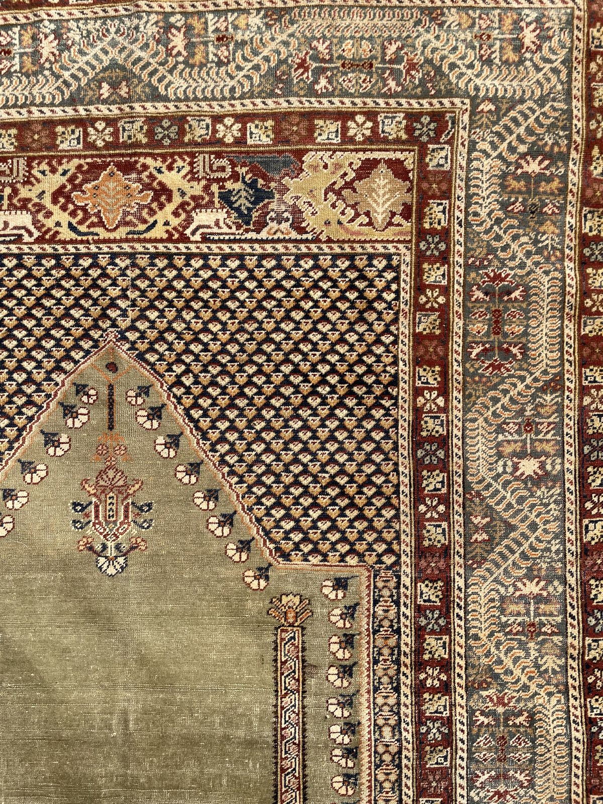 Textiles Antique Anatolian Ghiordes Prayer Rug photo