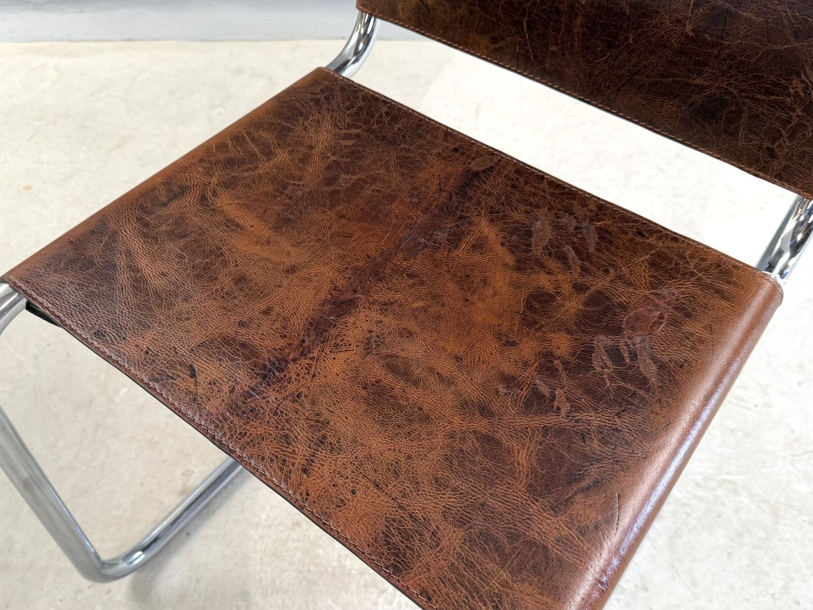photo furniture Mart Stam Marcel Breuer S33 1 One Chair  Chrome Tan Brown Cognac Leather Cantilever Bauhaus Mid Century Dining Chairs Desk Side Bedroom