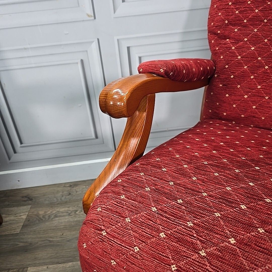 photo vintage Pair Mid Century Armchairs Wooden Red Upholstery High Back Vintage Retro Chair