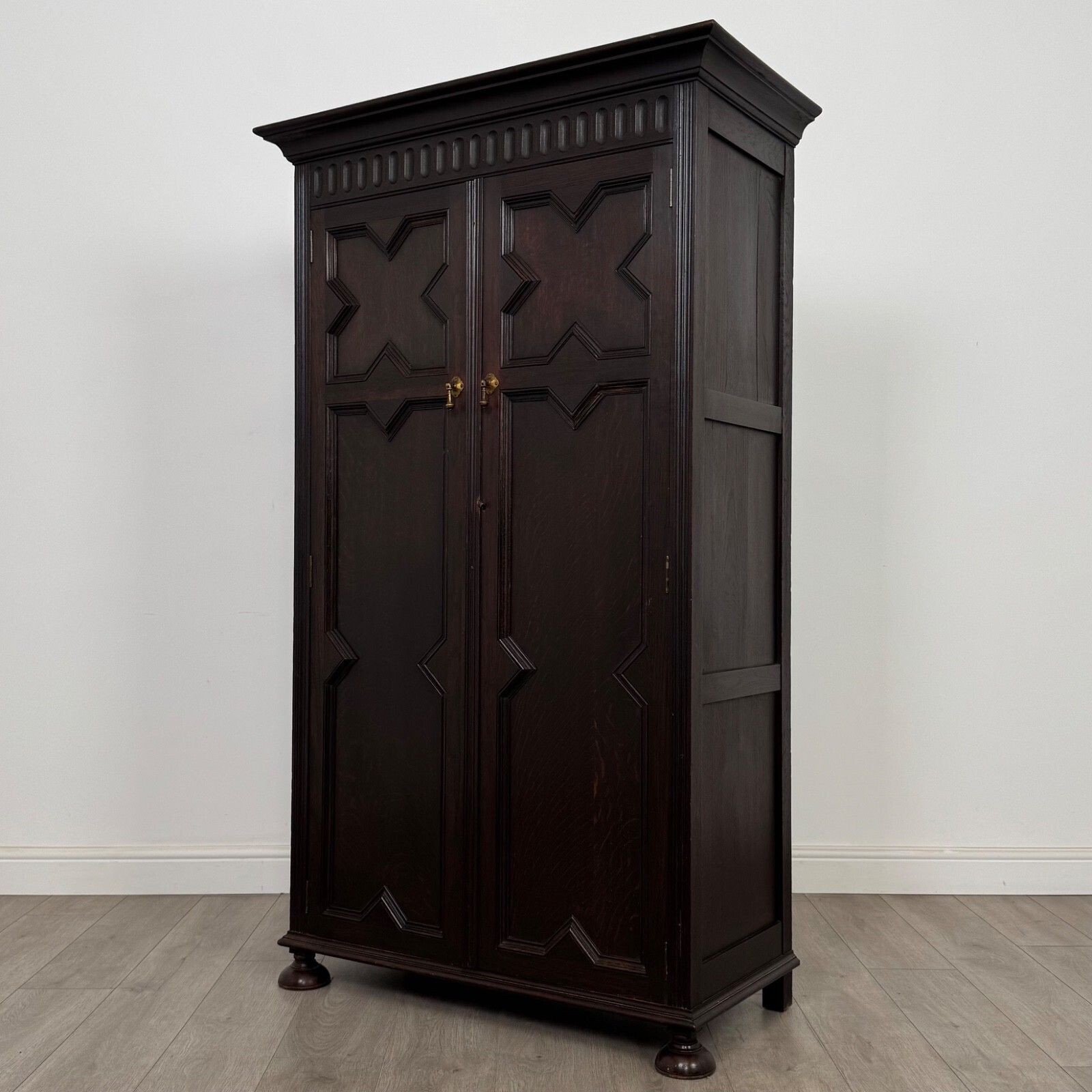 Antique 20th Century Jacobean Style Wardrobe In Oak ( Af 5386 ) photo for sale