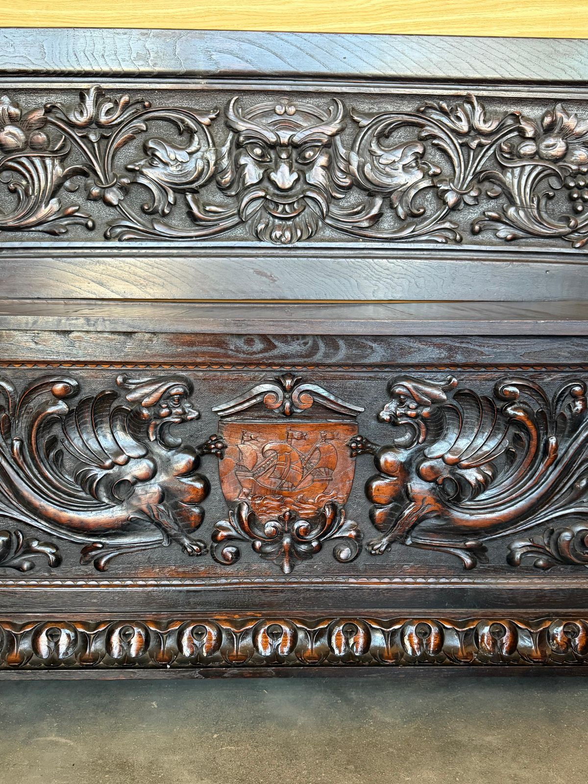 Mobilier Banc de hall baroque espagnol à coffre, XIXe siècle photo