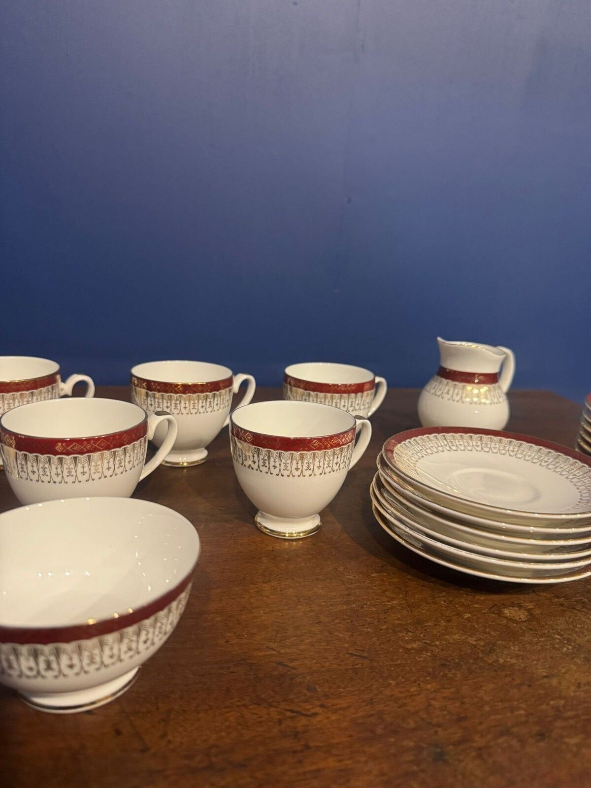 295.0 Royal Grafton Majestic Red 104 Pieces Fine Bone China Set English Vintage.. photo