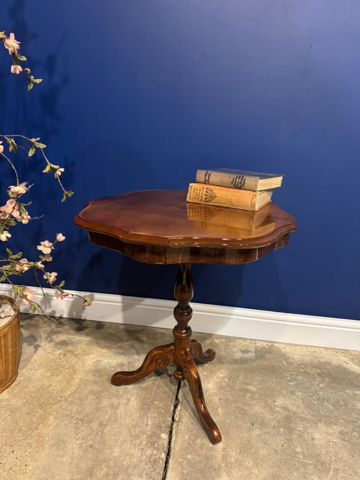 Vintage Italian Marquetry Side Table Inlaid Floral Wood Tripod Pedestal Table.