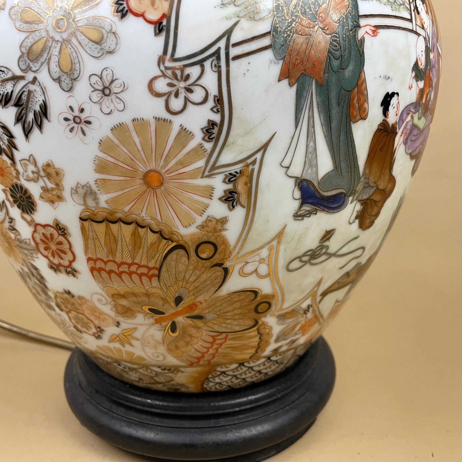 195.0 Oriental Ceramic Lamp Light Bedside Table Hand Painted Design Pattern Wood Base Japanese Vase Antique Brass Vintage Ginger Jar White Japan photo