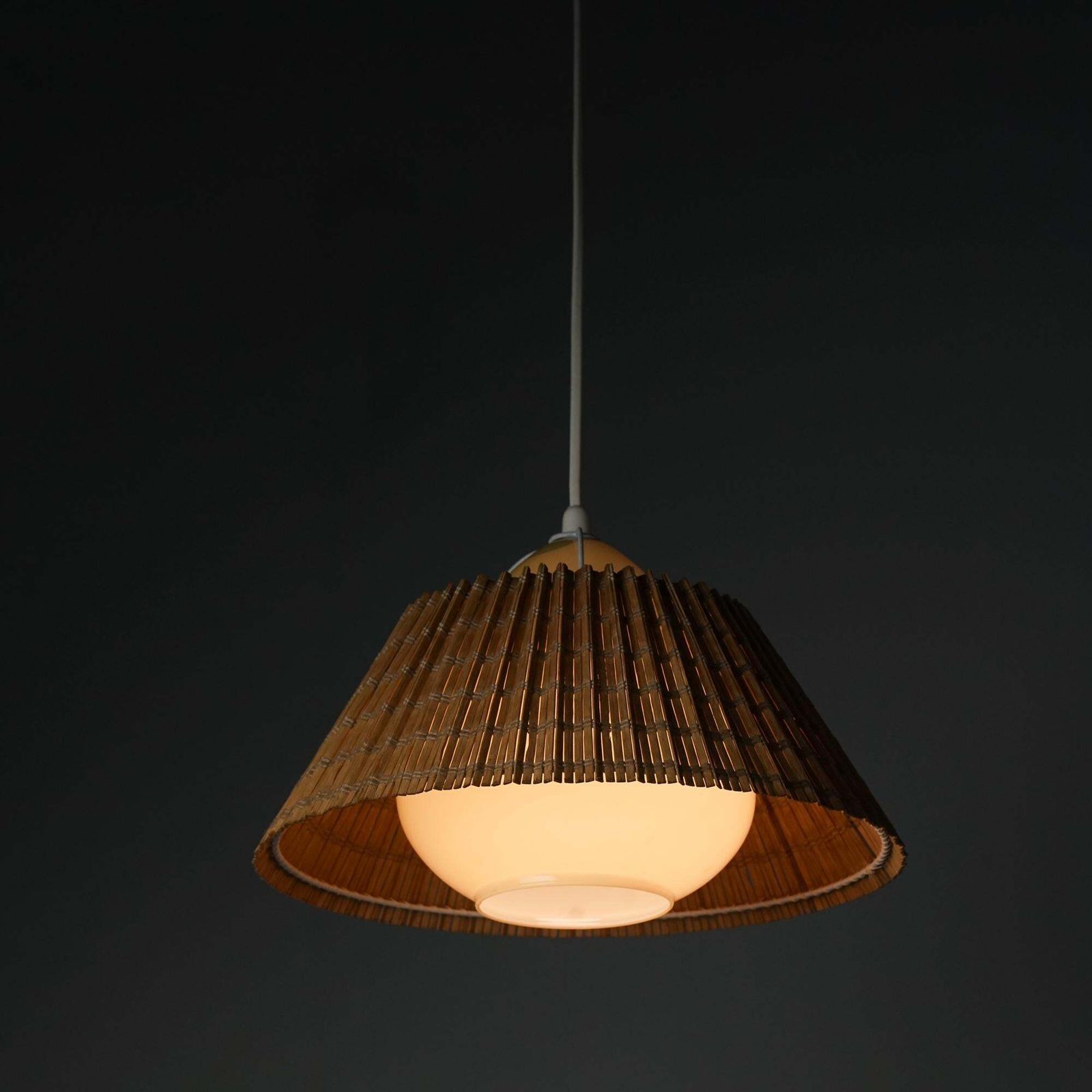 Pair Of Model 982 Scandinavian Pendants, Lisa Johansson Pape, Orno Oy, 1940/1950 photo vinterior