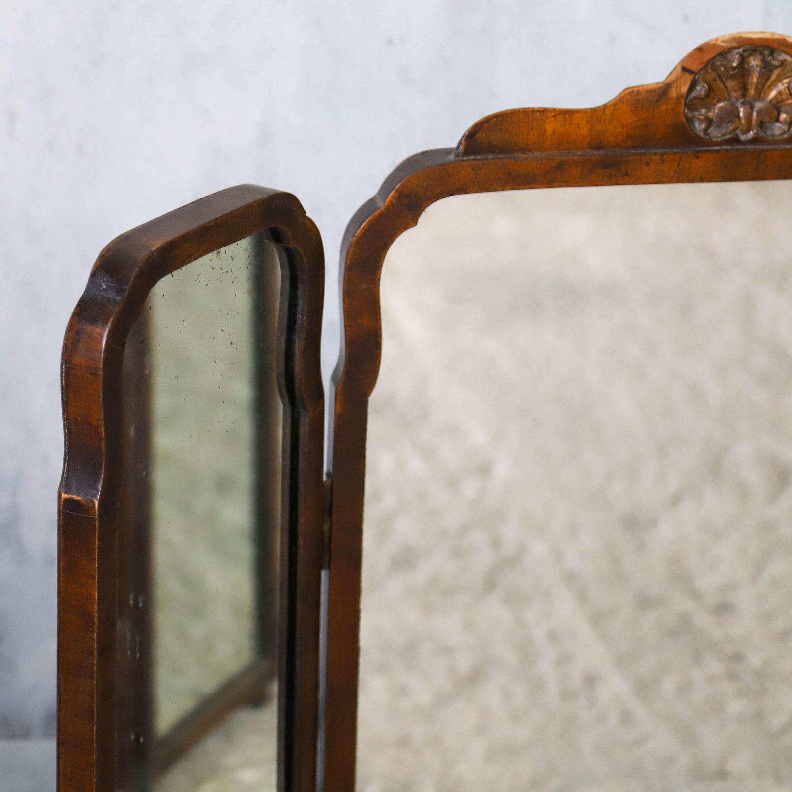 Early 20th‑Century Mahogany Campaign Table Top Triple Mirror With Folding Panels photo Home Decor