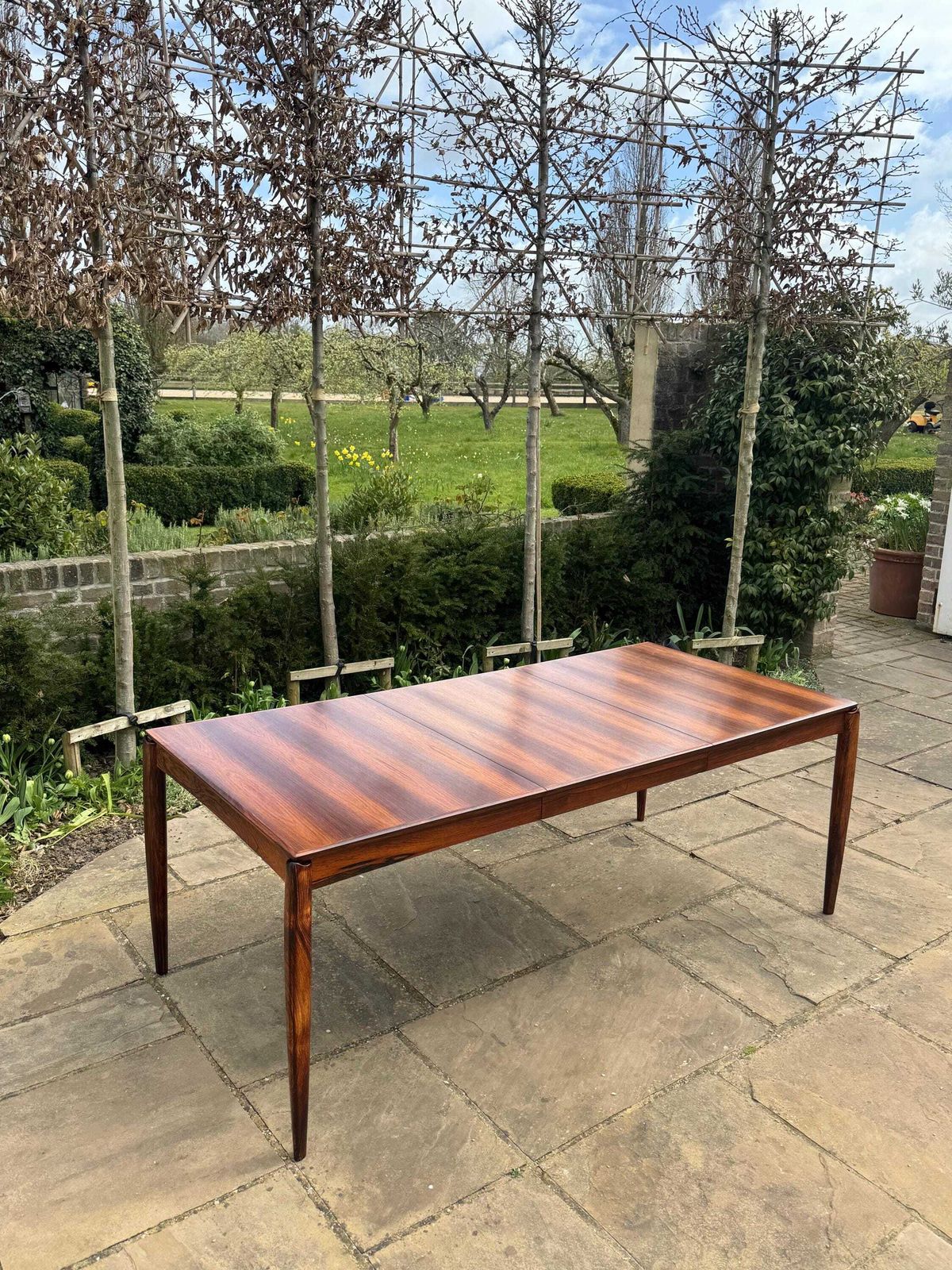 photo vintage Mid Century Modern Danish Rosewood Dining Table By H. W. Klein For Bramin, 1960s   Pending A10 Certificate