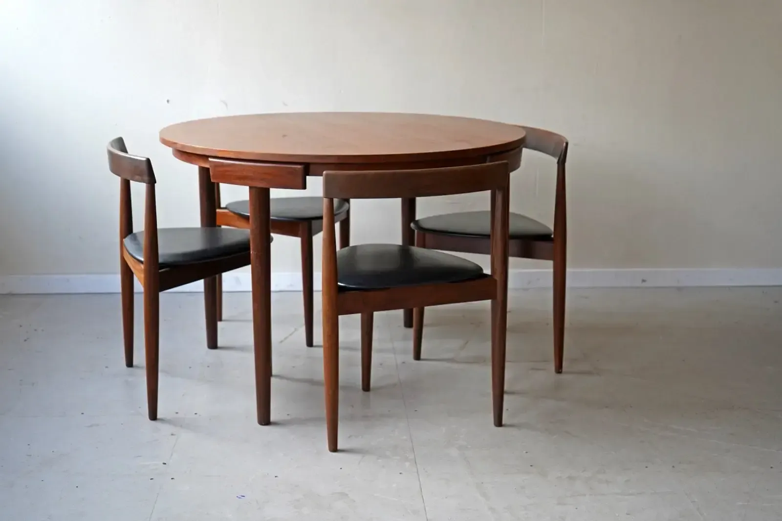 photo vinterior Hans Olsen “Roundette” Dining Set For Frem Røjle