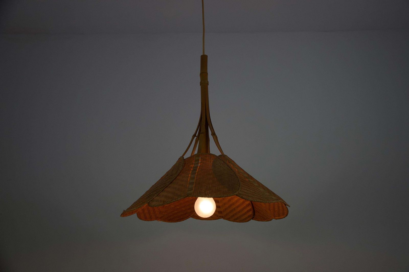 photo vintage Mid Century Modern Uchiwa Pendant Lamp In The Style Of Ingo Maurer, 1970s