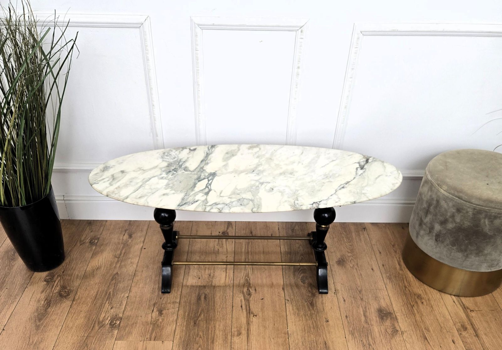 Mid Century Italian Carved Walnut Side Coffee Table With Oval White Marble Top photo vintage