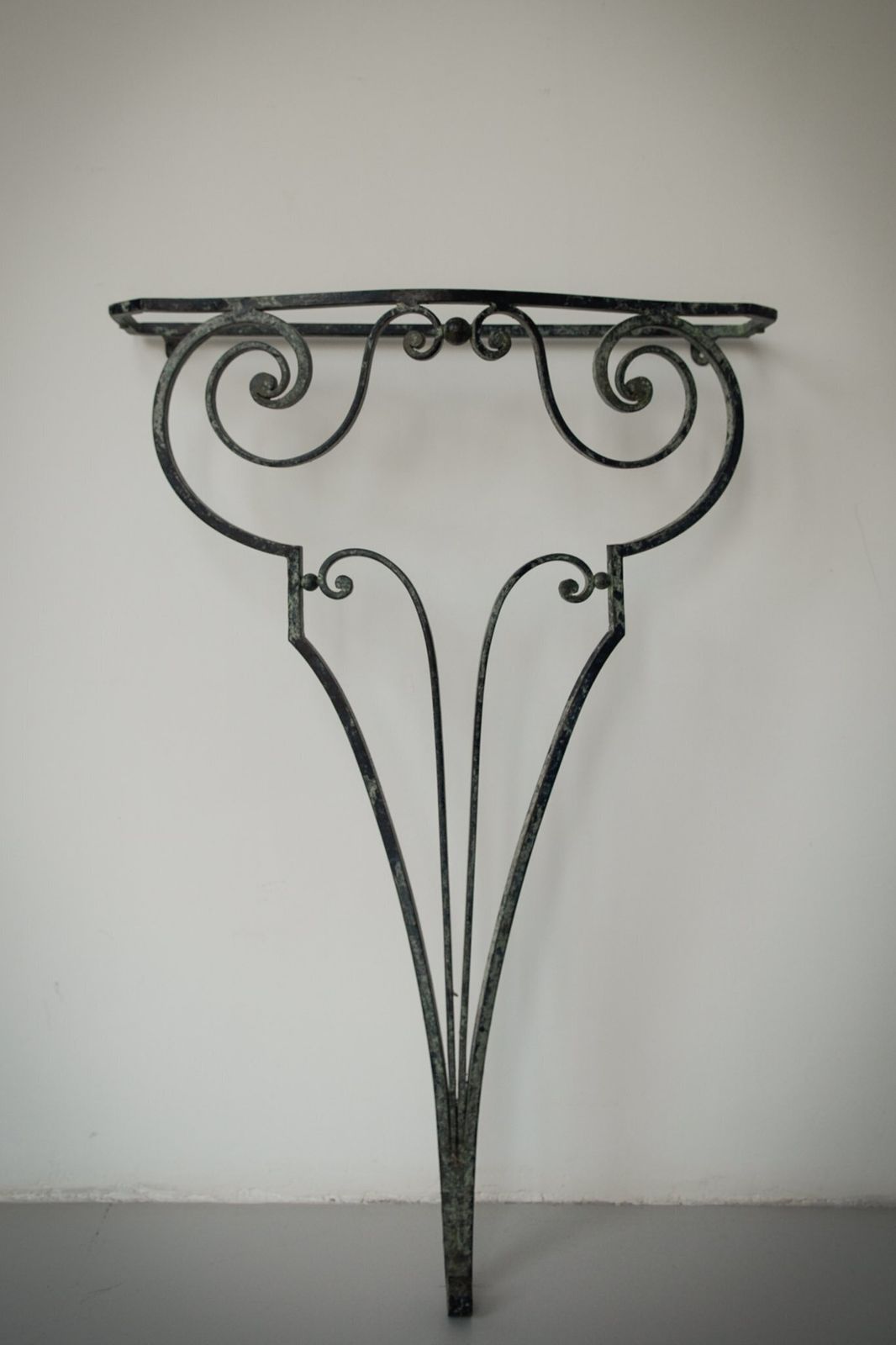 Klassieke Consoletafel Van Handbewerkt Messing Of Brons, Jaren 1930