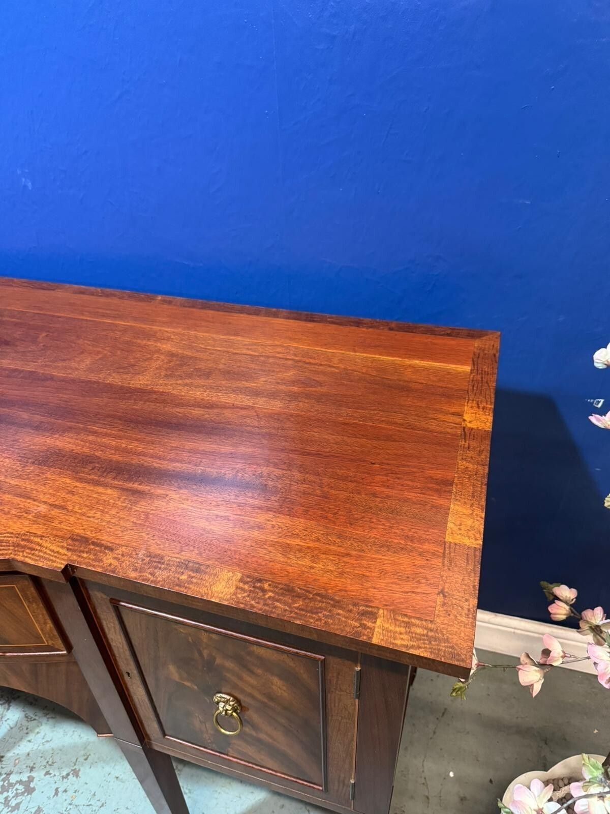 Furniture Antique Mahogany Regency Style Serpentine Sideboard Dressing Table Furniture photo