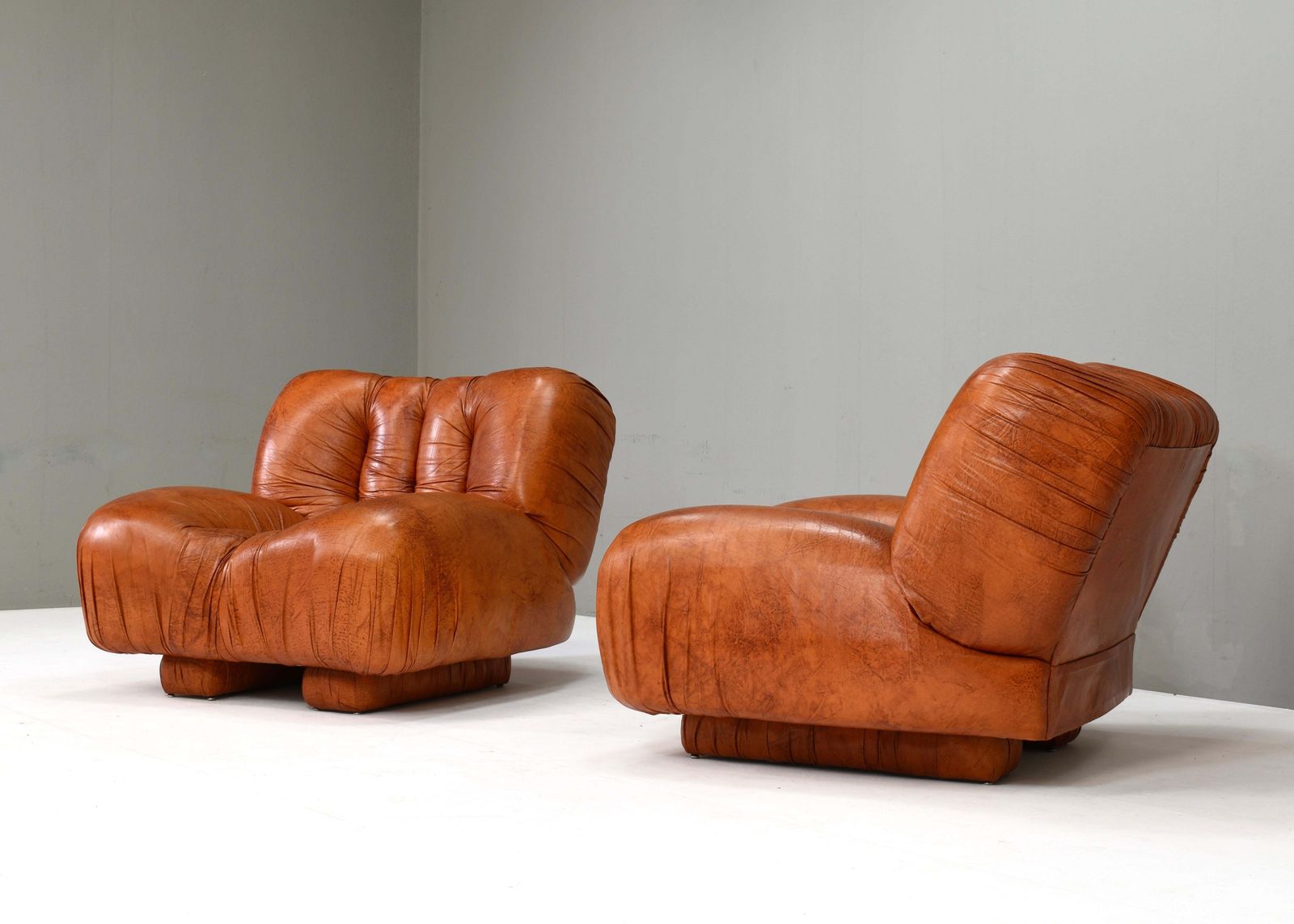 Rare Pair Of Lounge Chairs By Giuseppe Rossi Di Albizzate , Italy – 1970’s photo 19610.0