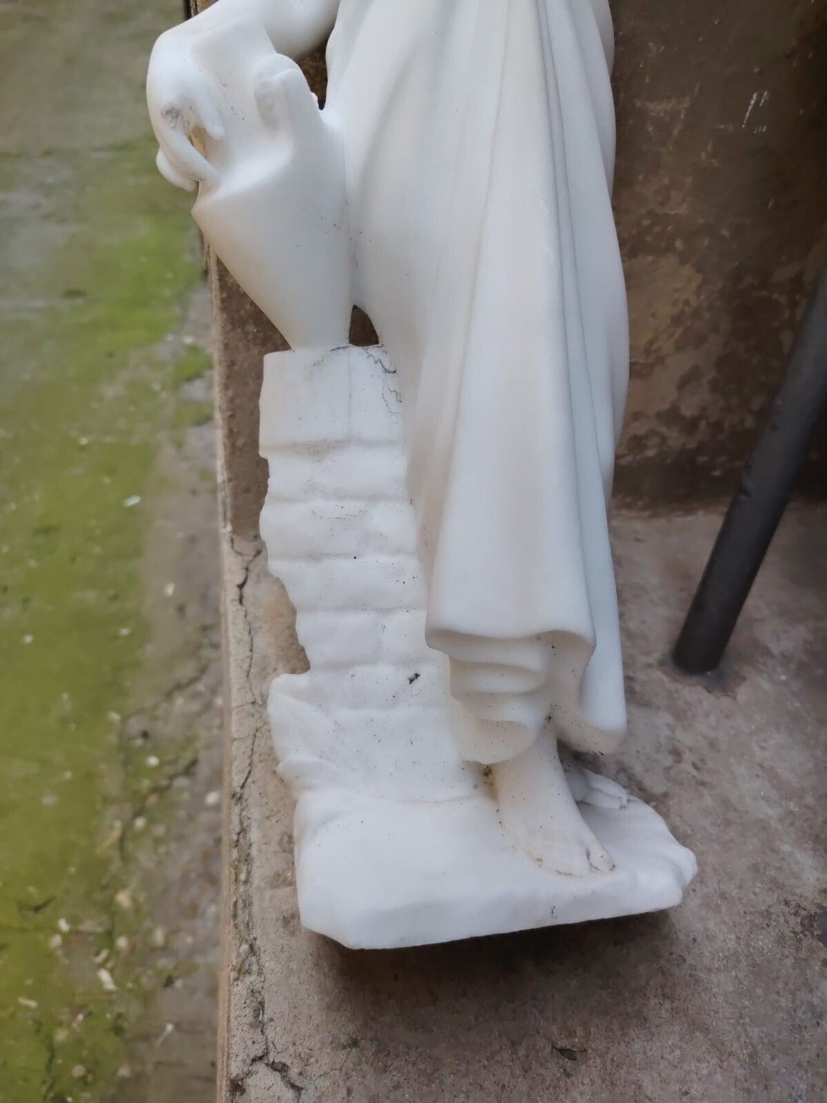 Sculpture First Half Of The 20th Century Alabaster Young Water Carrier At The Well photo vintage