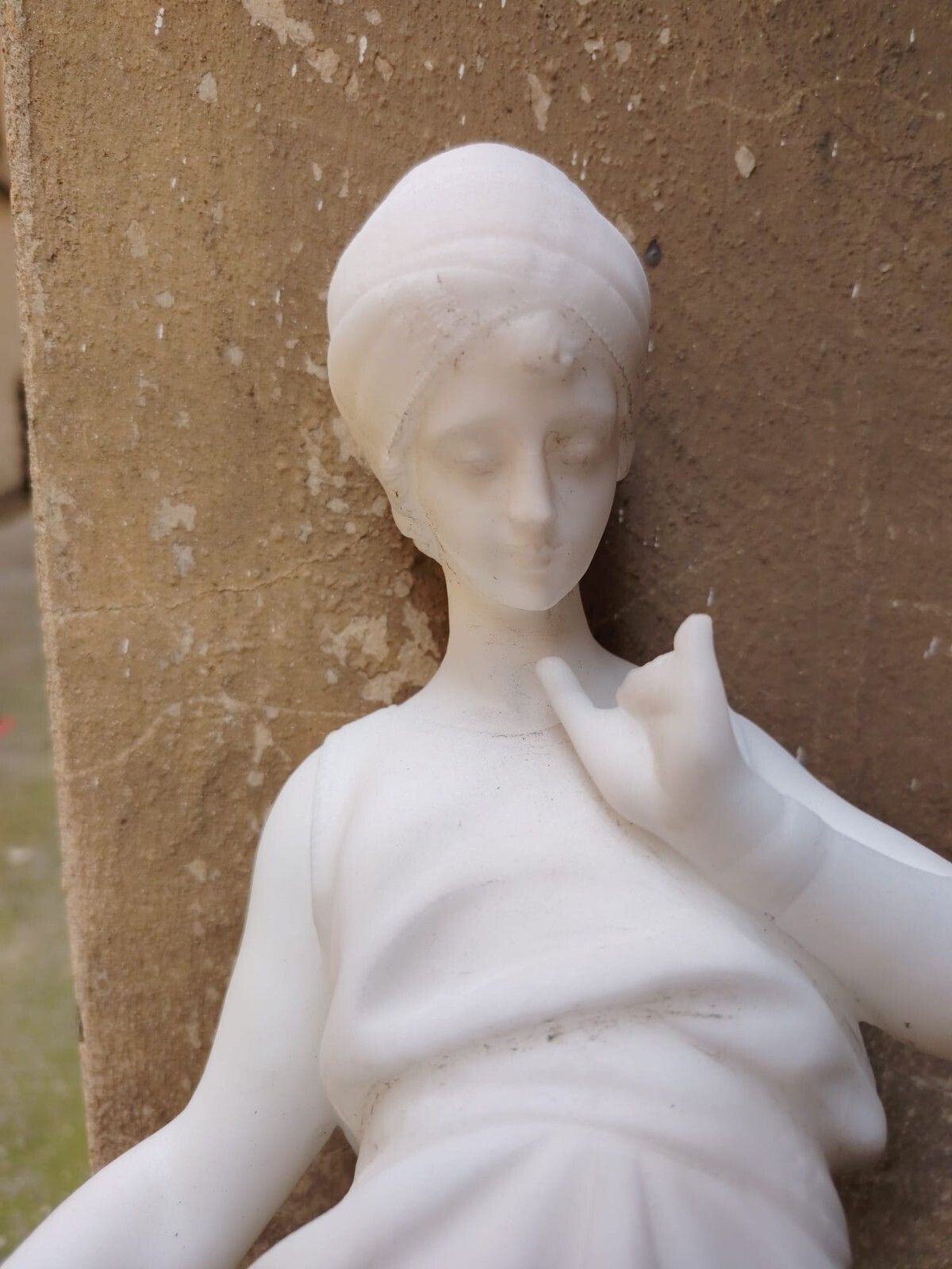 Home Decor Sculpture First Half Of The 20th Century Alabaster Young Water Carrier At The Well photo