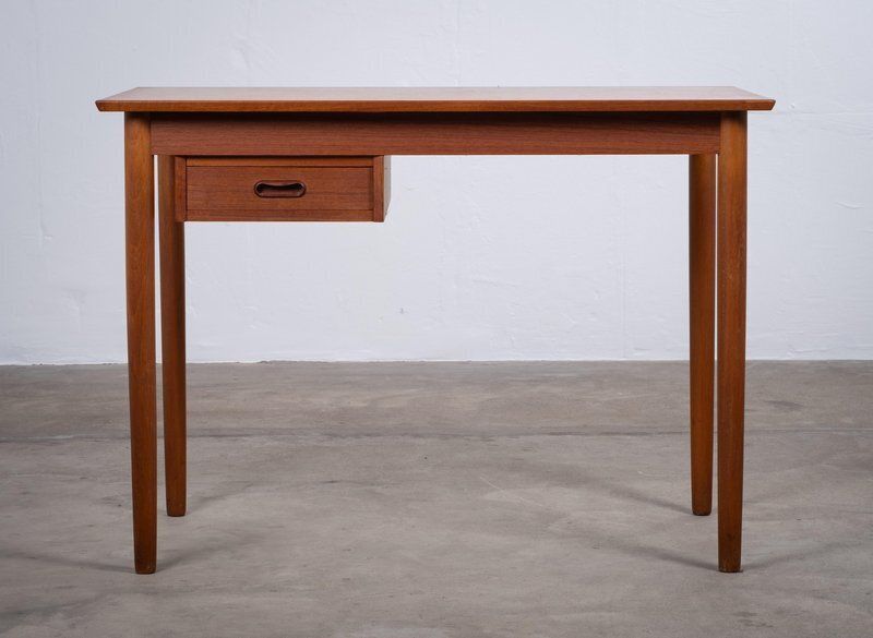 Mid Century Deens Teakhouten Bureau, Jaren 1960 photo 1105.0