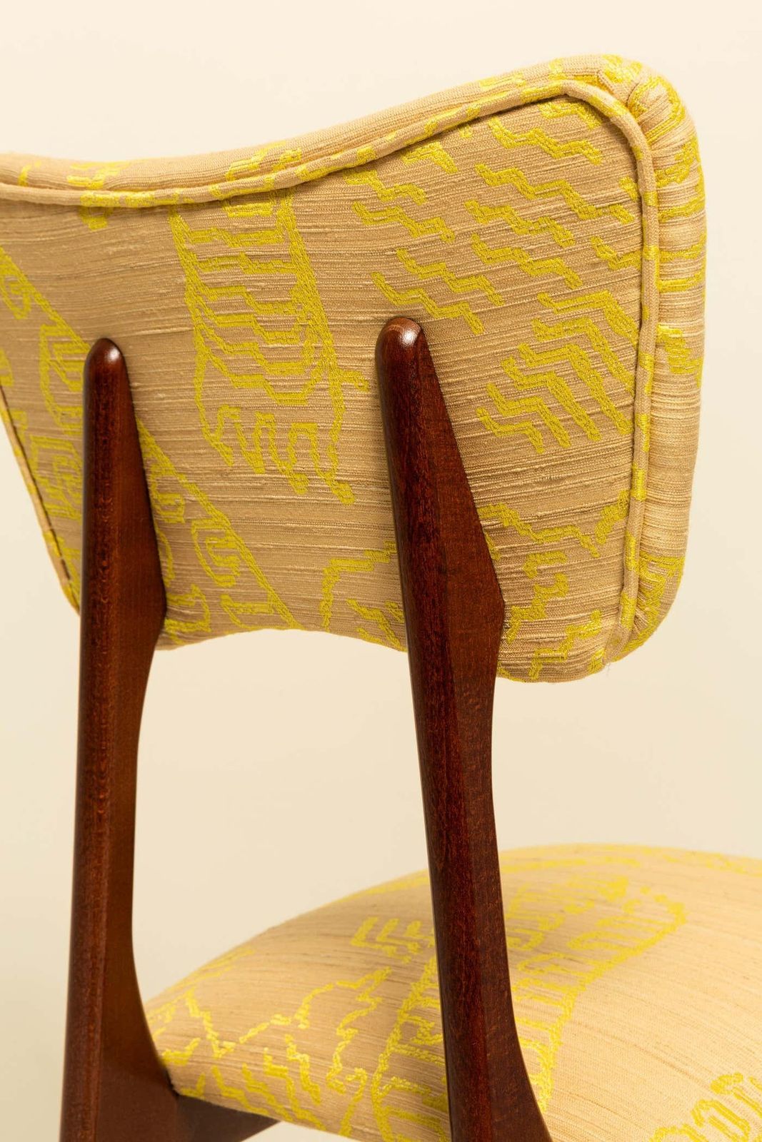 Furniture Eight Mid Century Butterfly Chairs, Beige Tiger Silk By Dedar, Walnut Wood, 1960 photo