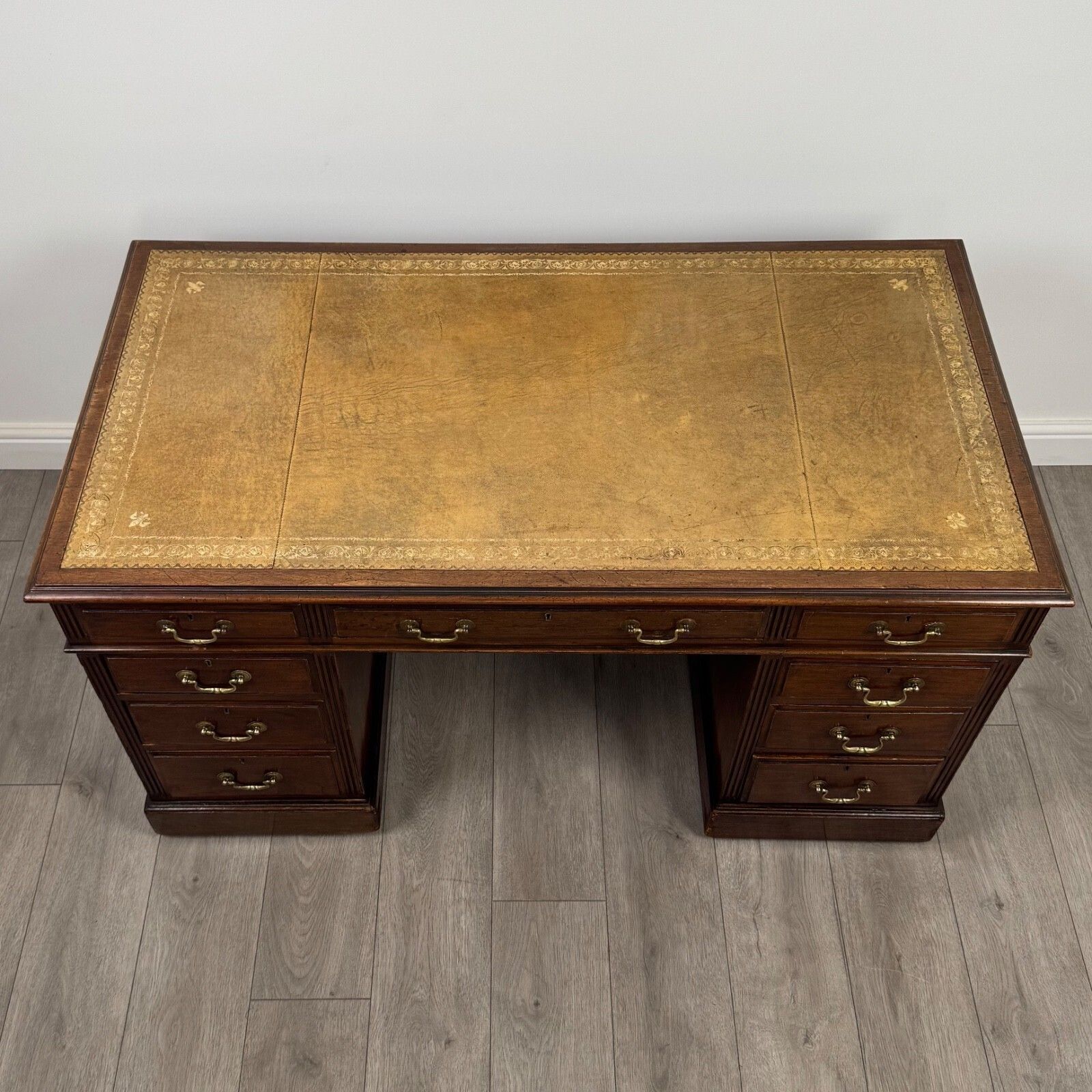 photo furniture Antique 19th Century Fine Quality Pedestal Desk In Mahogany ( Ref Af 4114 )