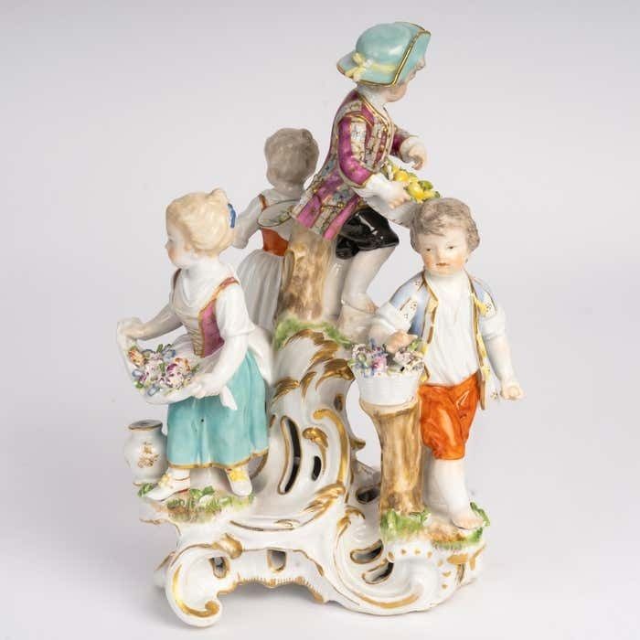 Meissen Porcelain Sculpture Depicting A Group Of Children, 18th Century. photo Art