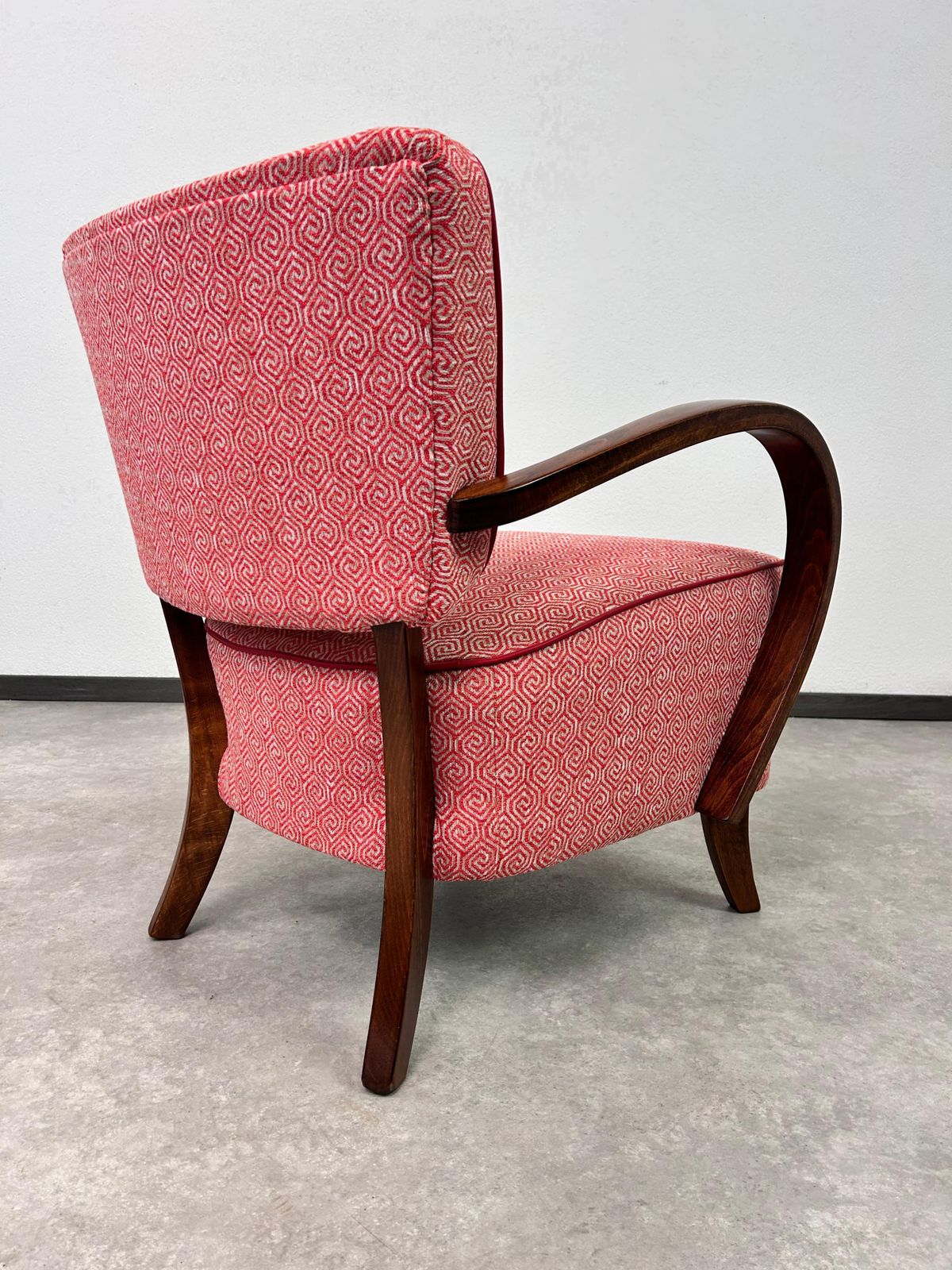photo furniture Art Deco Armchair H237 By Jindřich Halabala