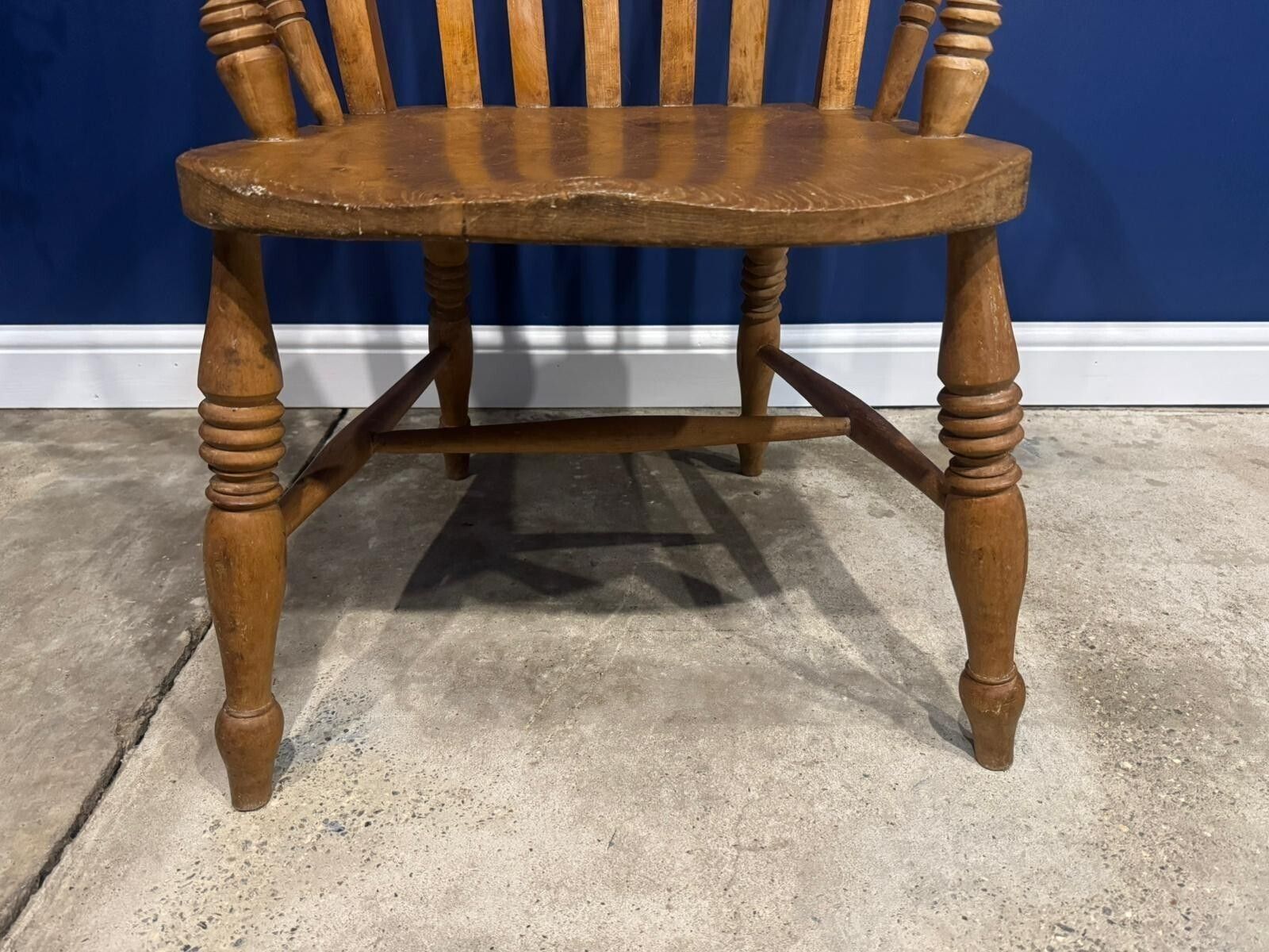 photo furniture Antique Elm Armchaihair Farmhouse Rustic Kitchen Dining Chair Victorian Bedroom.