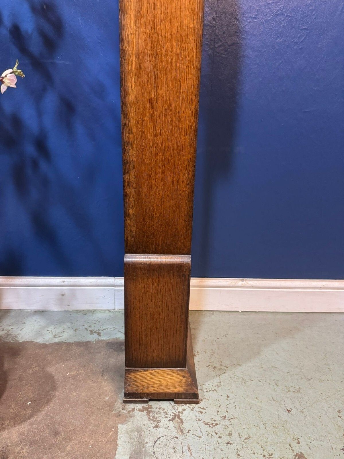 photo vintage Antique Art Deco Grandmother Clock Granddaughter Long Case Vintage Working.
