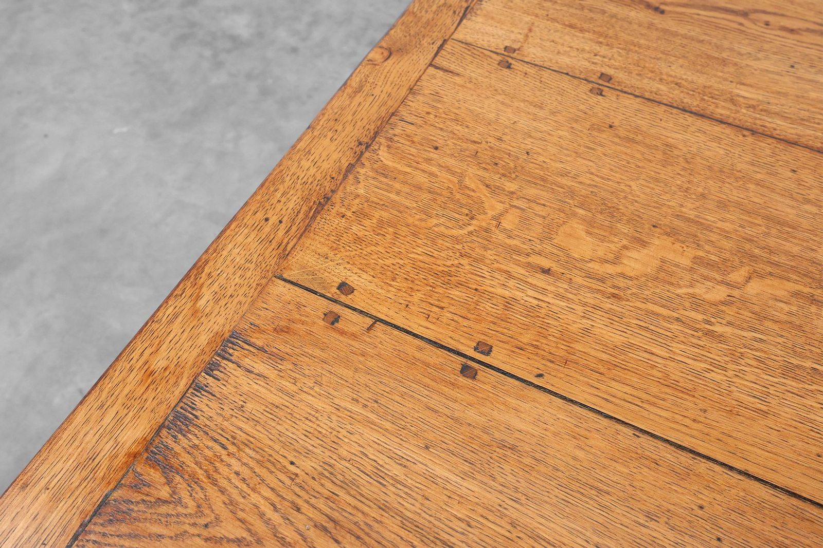 photo vinterior French Provincial Farmhouse Table In Oak, 1800s