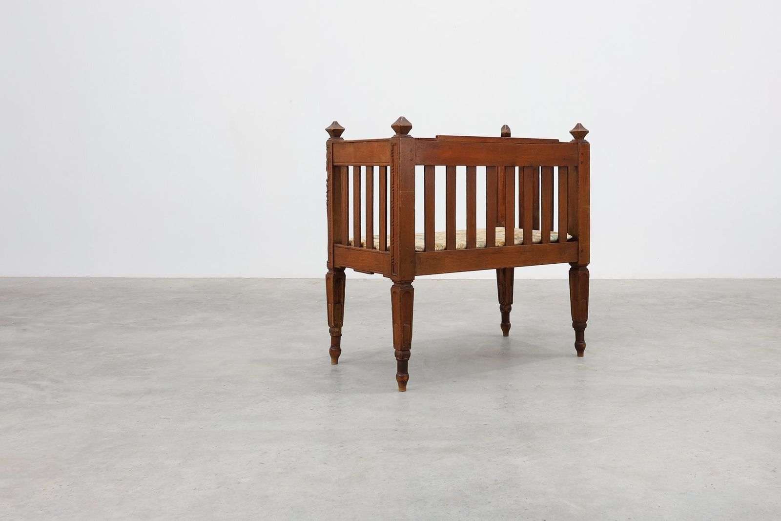 photo buy Large Arts & Crafts Oak Side Chair, Belgium, 1915