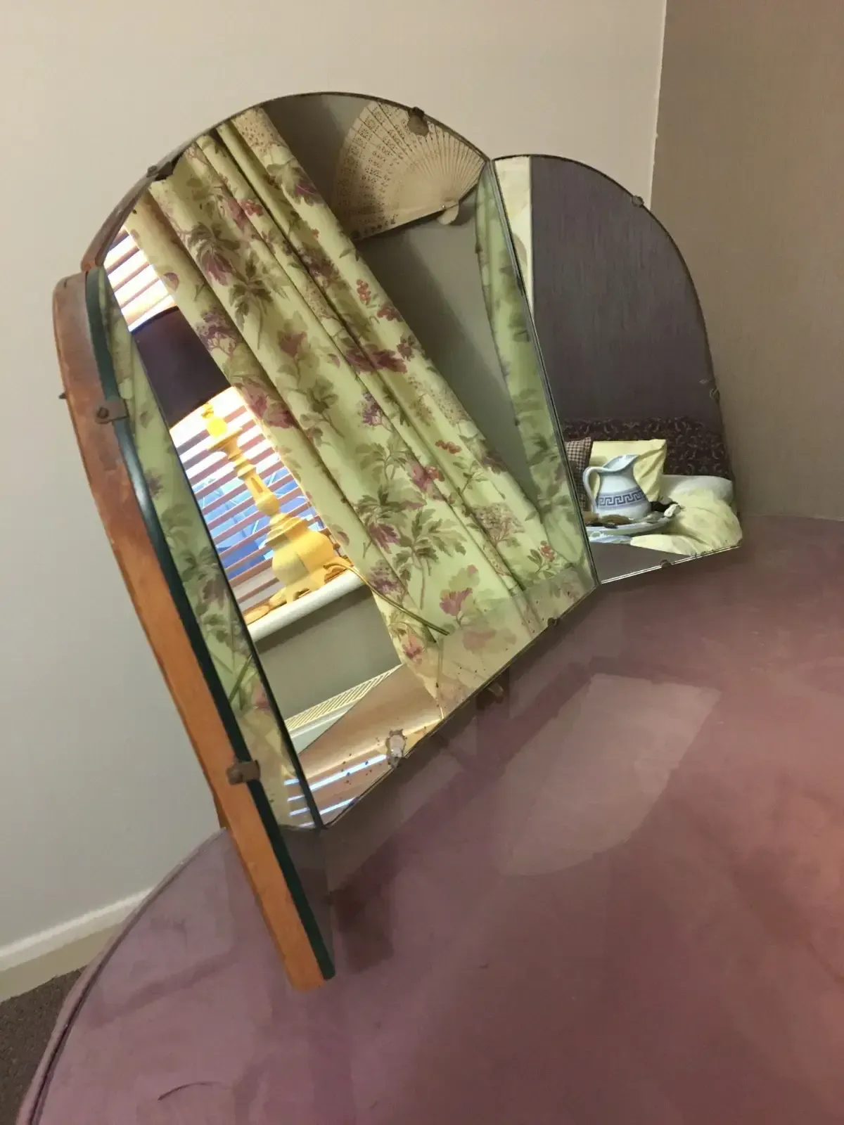 photo vinterior 1930's Kidney Shaped Skirted Dressing Table W Trifold Mirror, Glass Top & Stool
