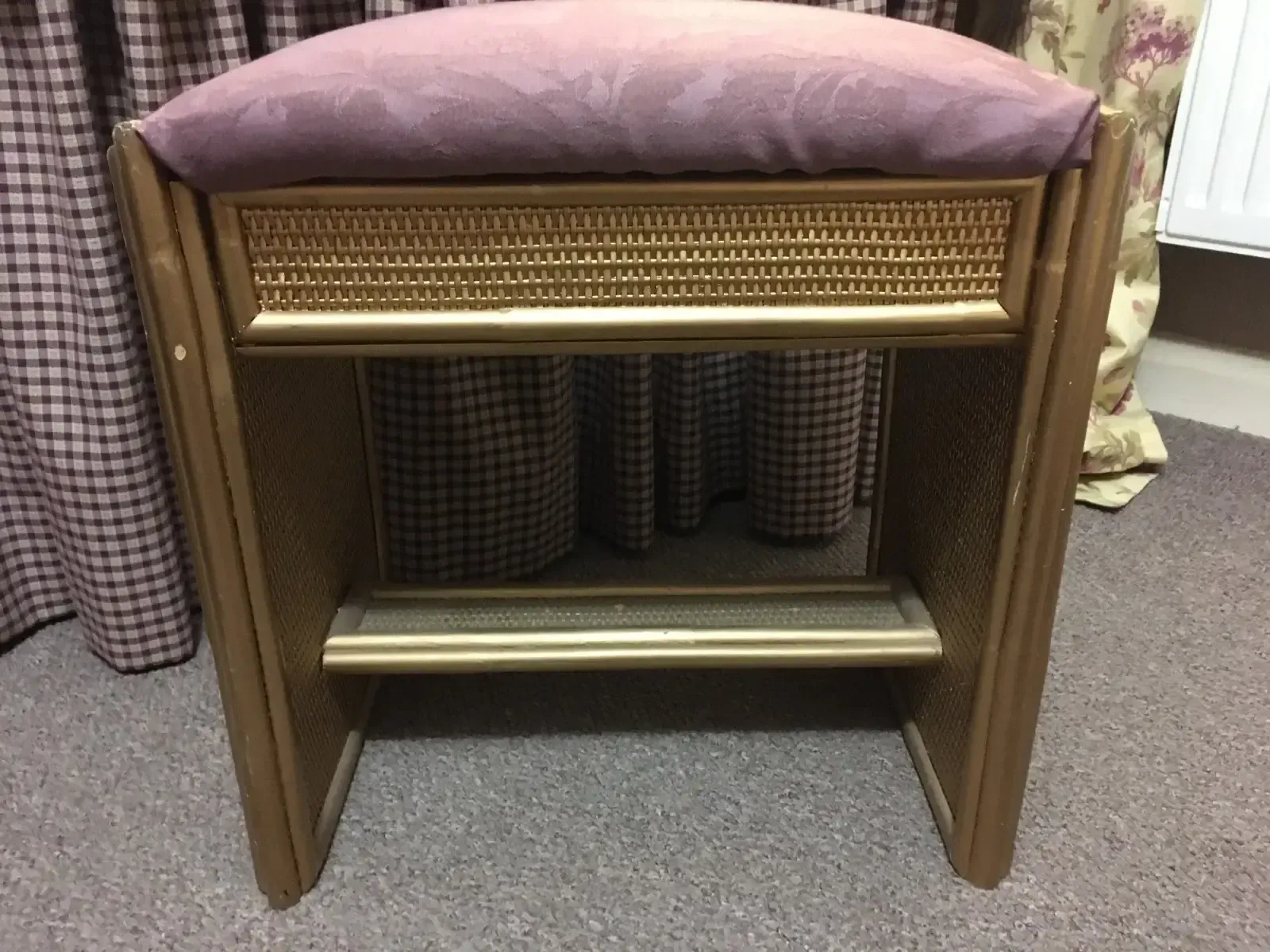 photo vintage 1930's Kidney Shaped Skirted Dressing Table W Trifold Mirror, Glass Top & Stool