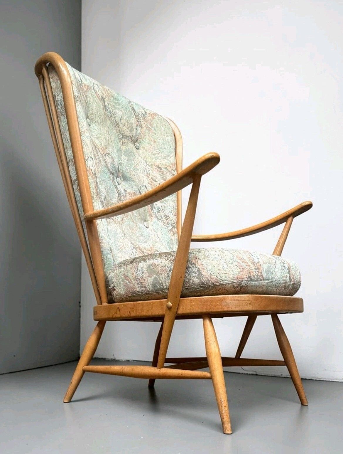 photo furniture Ercol Blonde Armchair Mid Century Retro C1960s Superior Quality