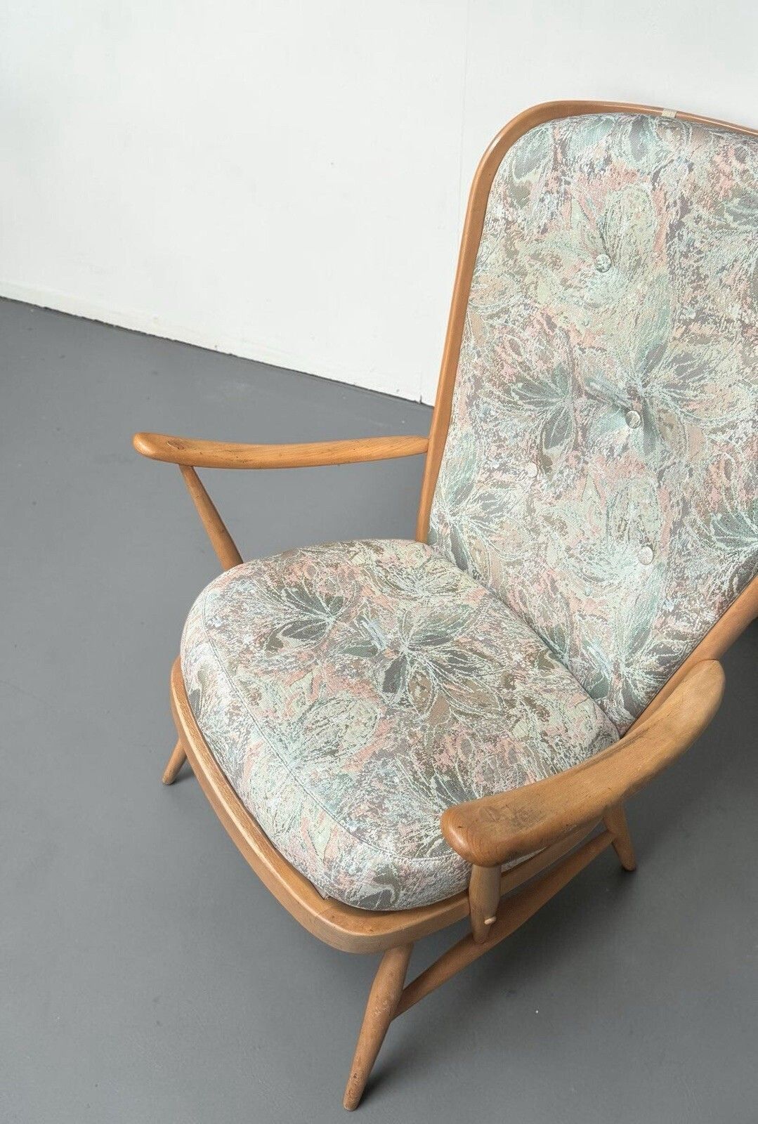395.0 Ercol Blonde Armchair Mid Century Retro C1960s Superior Quality photo
