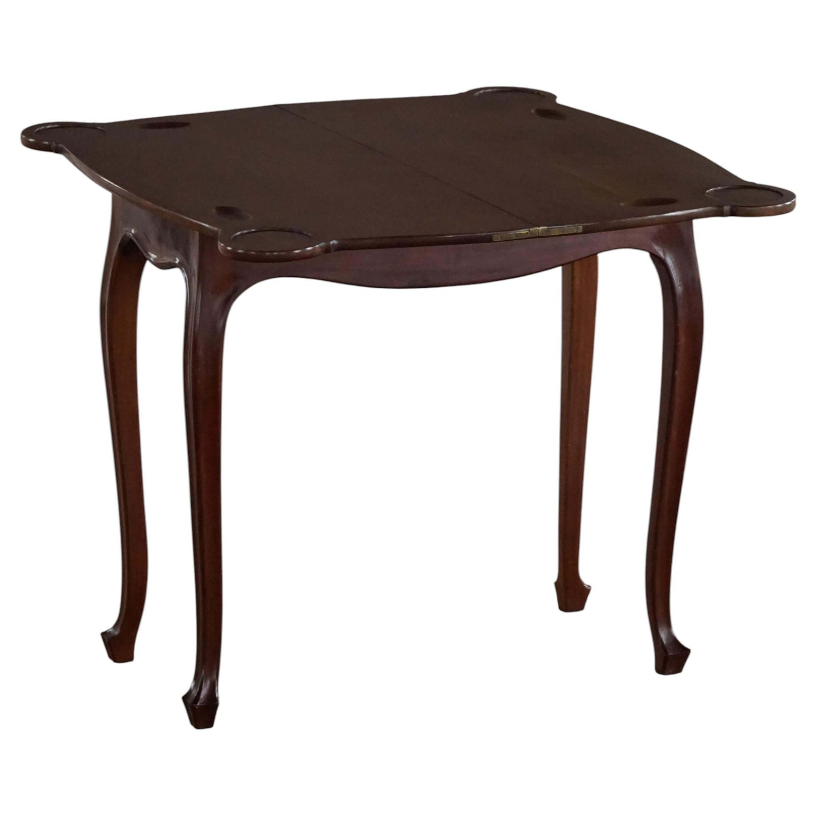 English 19th Century, Game Table In Mahogany With Fold Over Top & Cabriole Legs