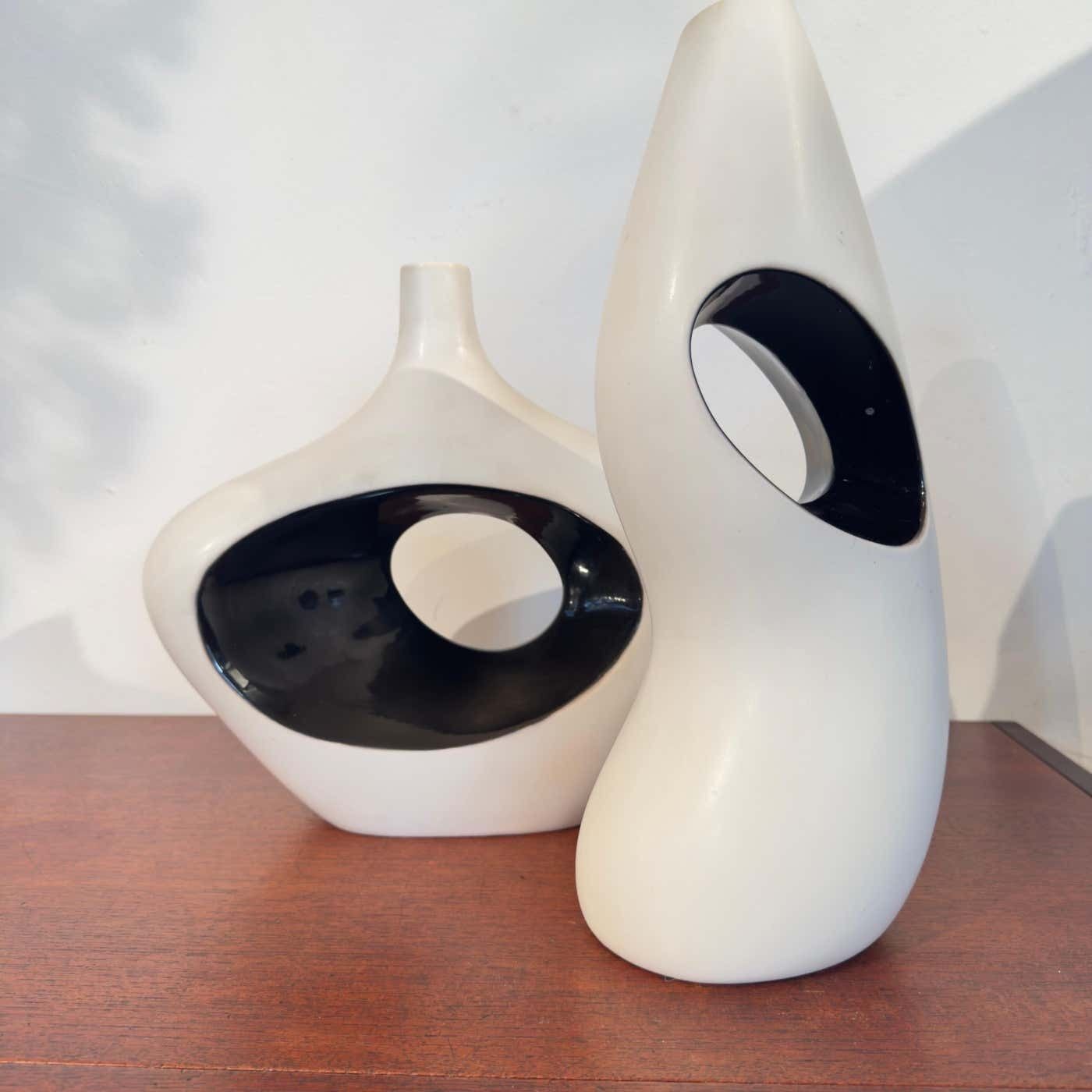1980s White And Black Ceramic Vase With Organic Abstract Design By Fos Italy photo vintage