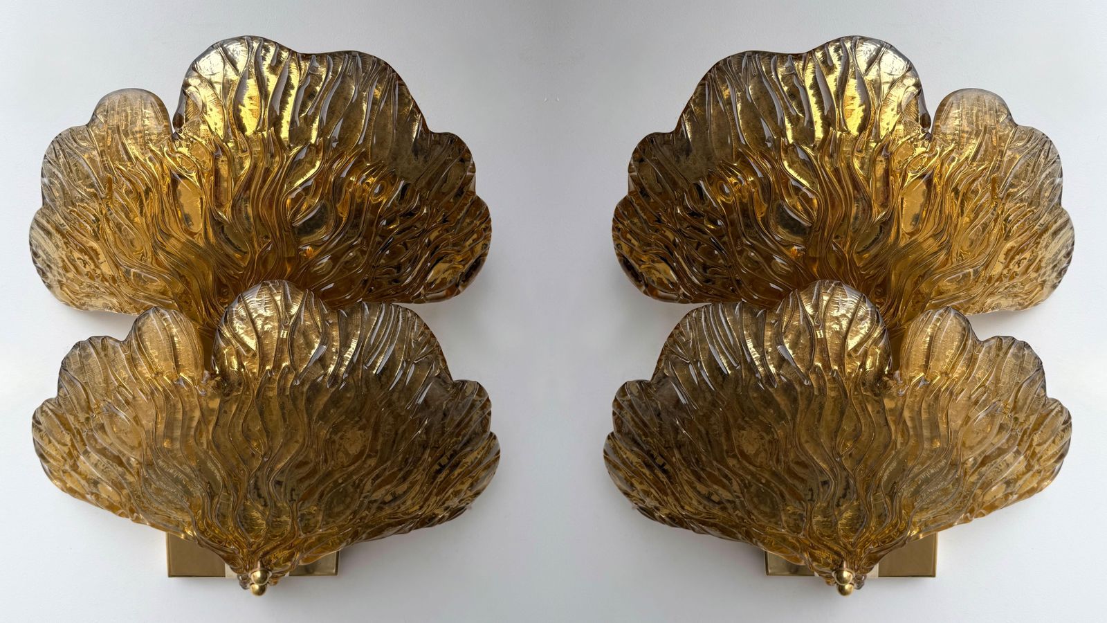 photo vinterior Contemporary Pair Of Brass And Gold Murano Glass Palm Sconces, Italy